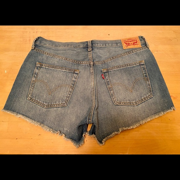Levi’s - Picture 3 of 3